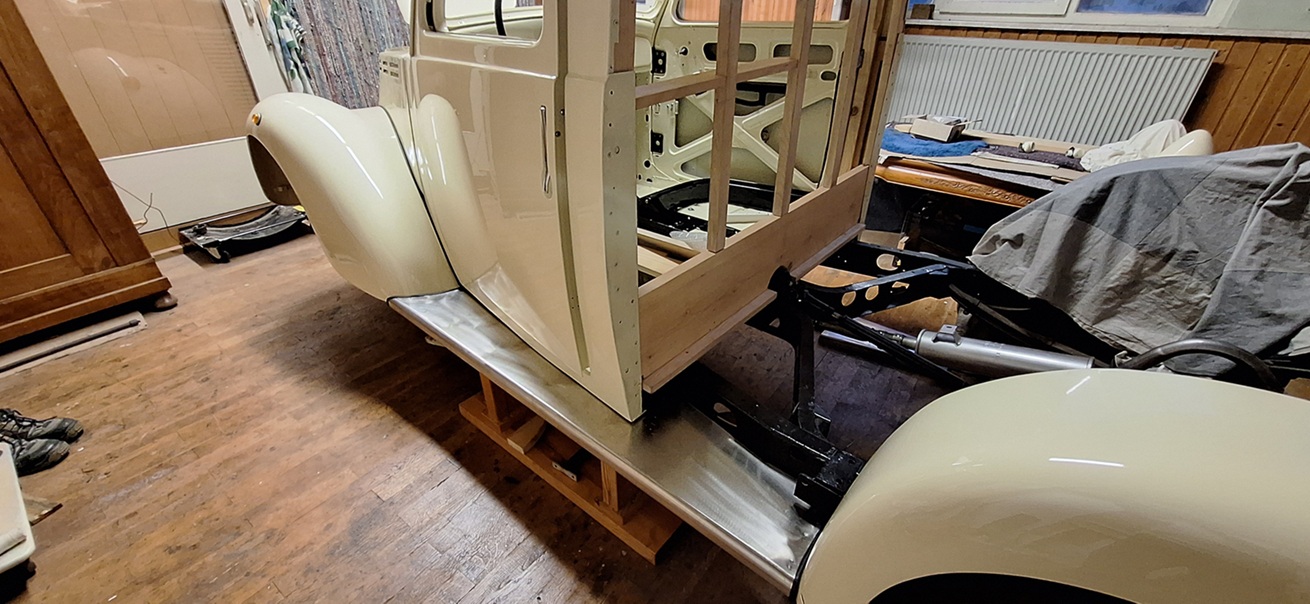 Fiat1100 Trittbrett.jpg